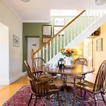East Wing Country & Tennis Court Access Sleeps 4 Vakantiehuis