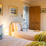East Wing Country & Tennis Court Access Sleeps 4 Vakantiehuis