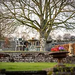 East Wing Country & Tennis Court Access Sleeps 4