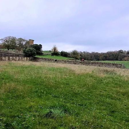 Holiday home East Wing - Peaceful Village Retreat With Tennis Court Access